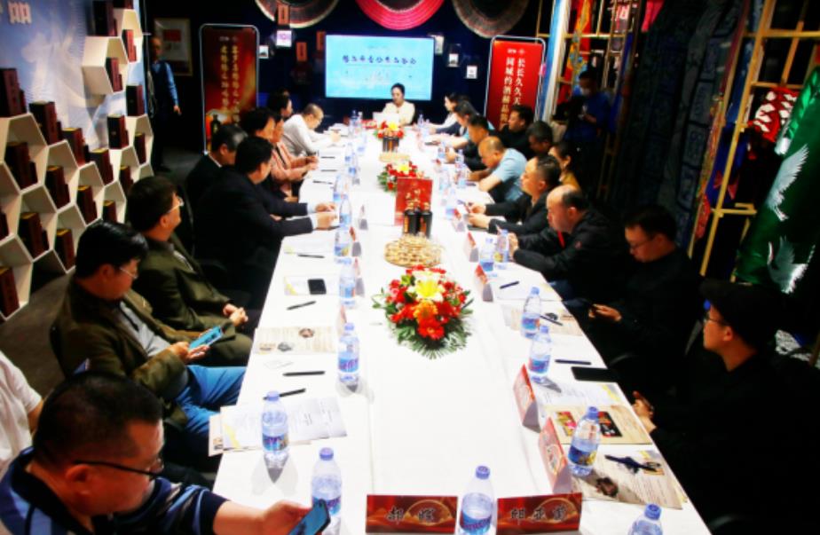 泰洋国际签约同城约酒 共同打造消费慈善高端酱酒 赫品 助力“黔货出山、黔货进京”