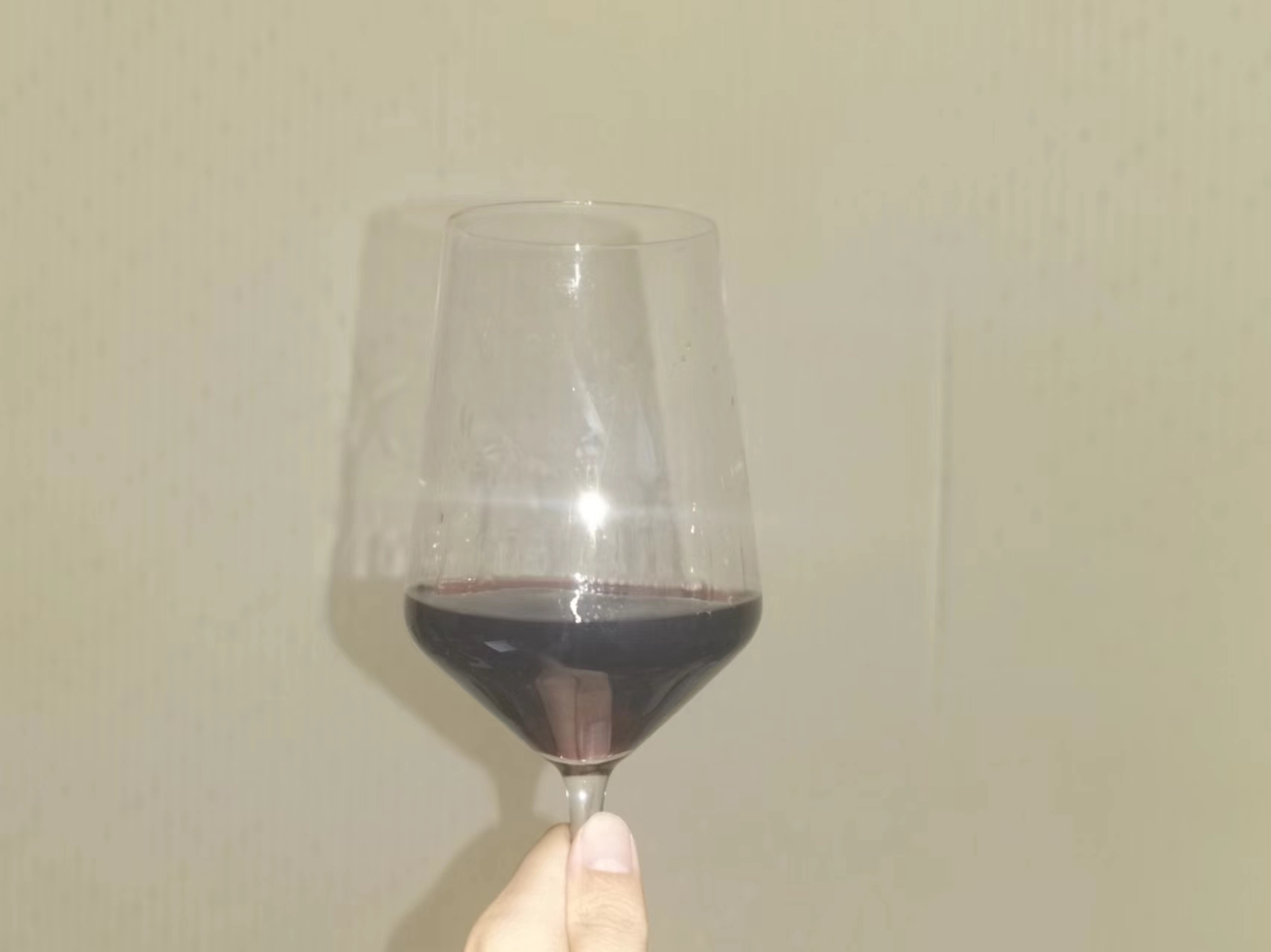 怎么品红酒?