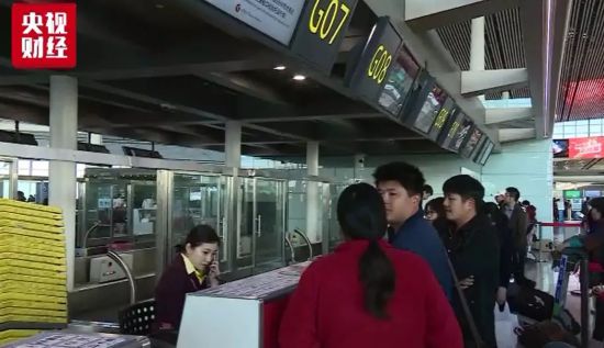 竞争加剧接连取消免费餐 航空公司破局辅营收入