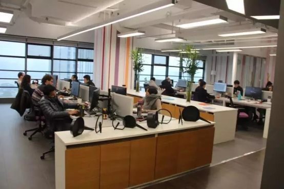 群喜门业签约意大利顶尖设计公司,让设计引领新生活!