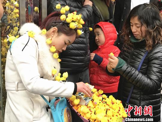 线下线上“鸡经济”悄然走火 拉动新年消费开门红