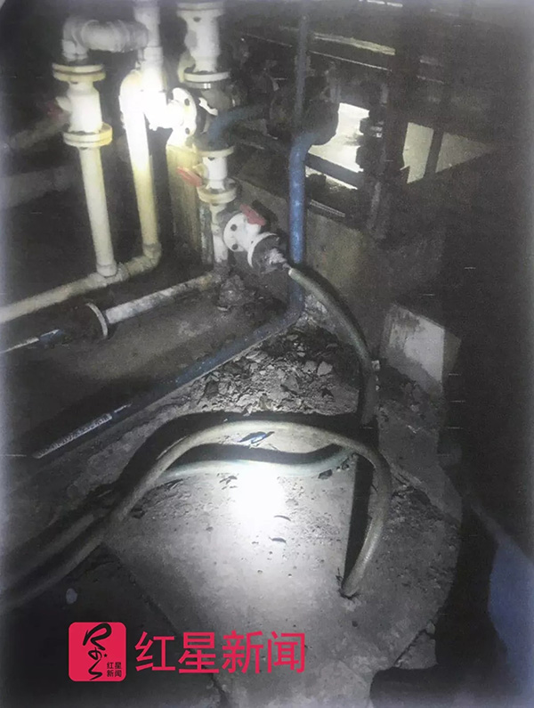 超标32倍!化工厂私设暗管向长江偷排废水 村民难忍污染多数搬迁
