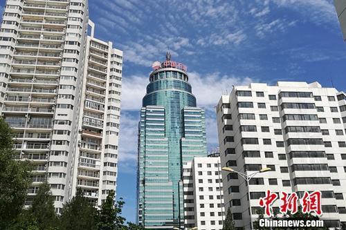 “毕业潮”引租房高峰 你租房花了工资的多少?