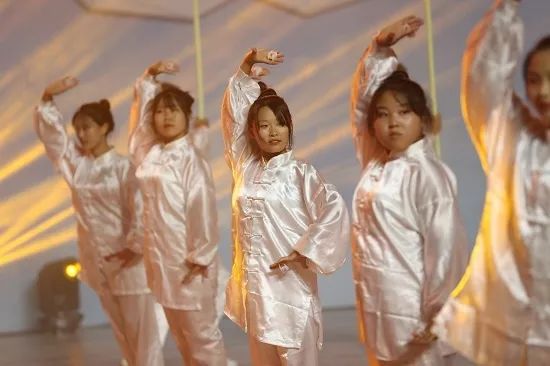 健康休闲 全民共享 青岛(莱西)2019世界休闲体育大会正式开幕