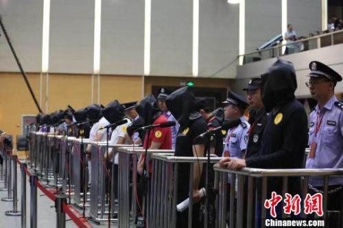 中央扫黑开出问题清单 多地“打伞破网”力度不够被点名