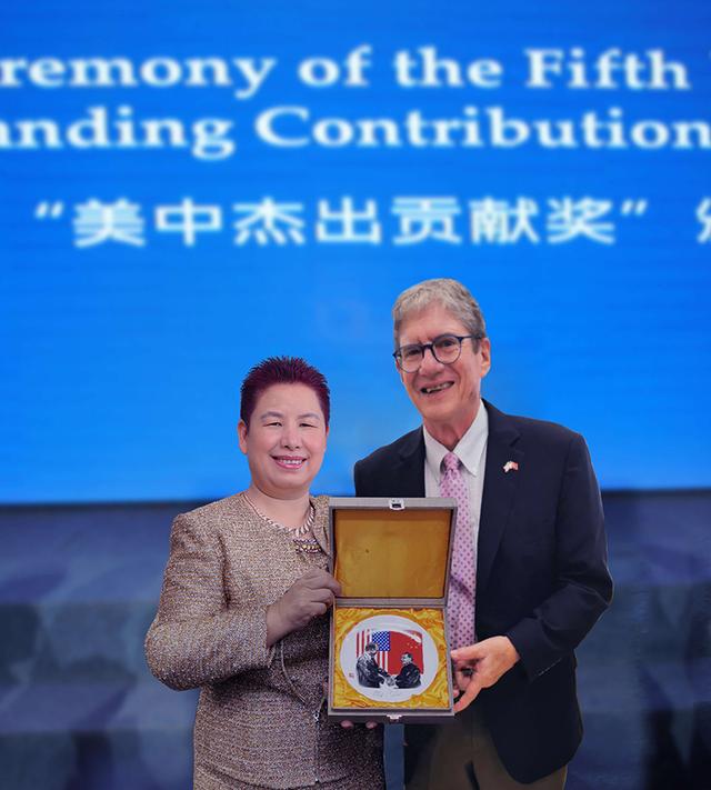 “全球魅力女性学院”为何被国际众多政商大咖青睐