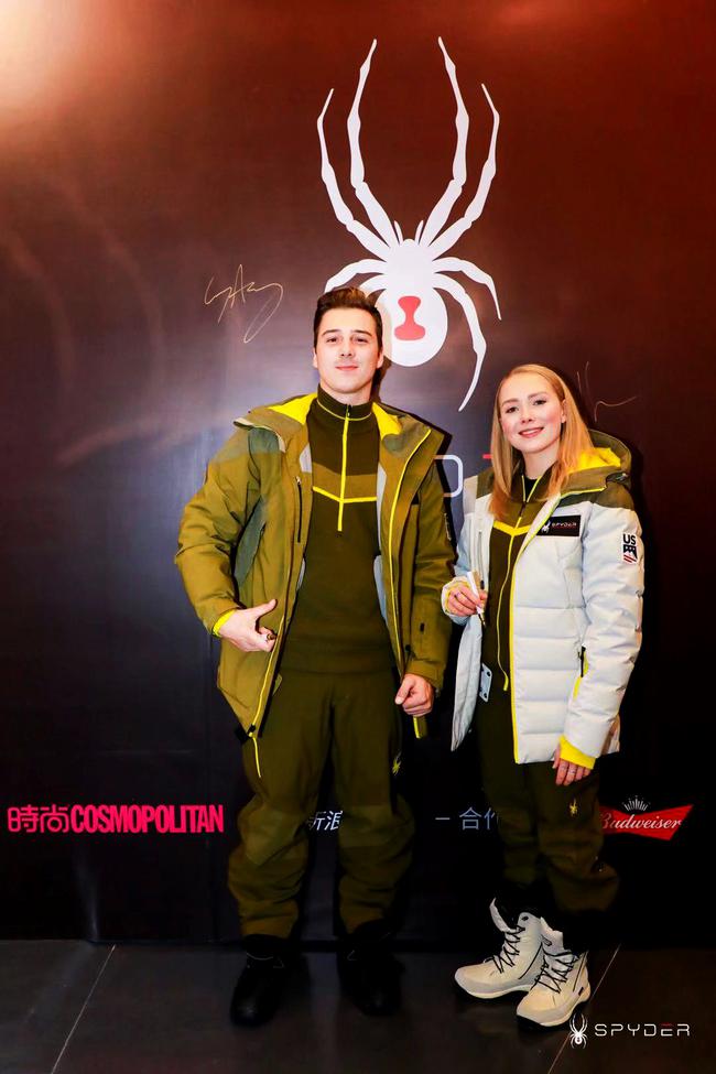 Casey Andringa(图左)Maggie Voisin(图右)