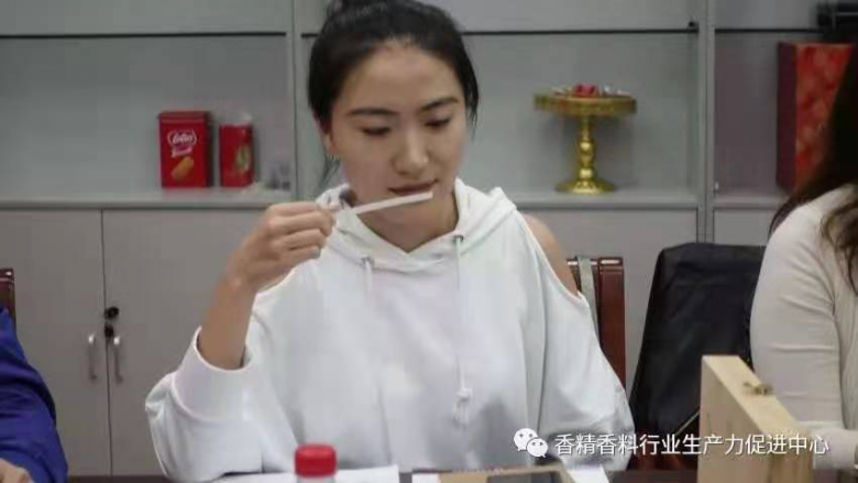 伯塔医疗与上海香料研究所达成战略合作，开办时尚《香氛美学调香》培训