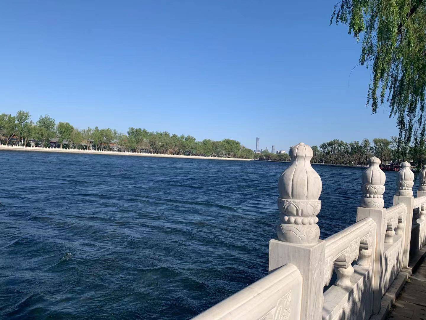 北京美食丨后海附近好吃的羊肉串和老北京炸酱面