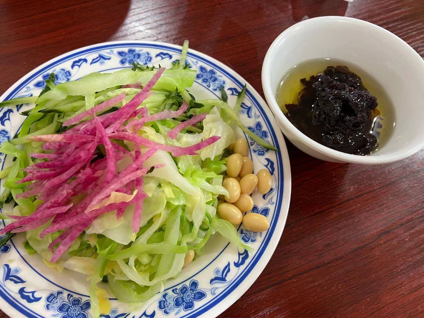 北京美食丨后海附近好吃的羊肉串和老北京炸酱面
