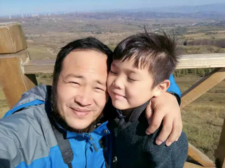 “马”背上的成都父子 200天环游中国之旅