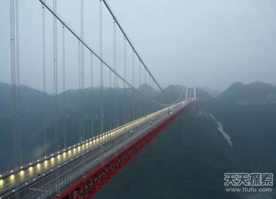 中国太逆天了!竟修出了这条天路