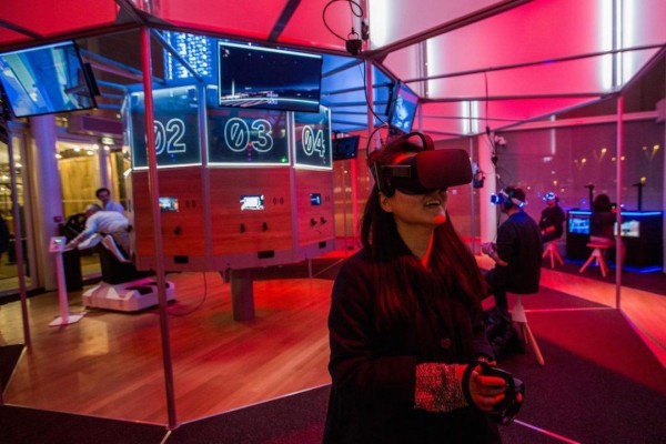 25美元40分钟 巴黎电影院开启全新VR体验场所